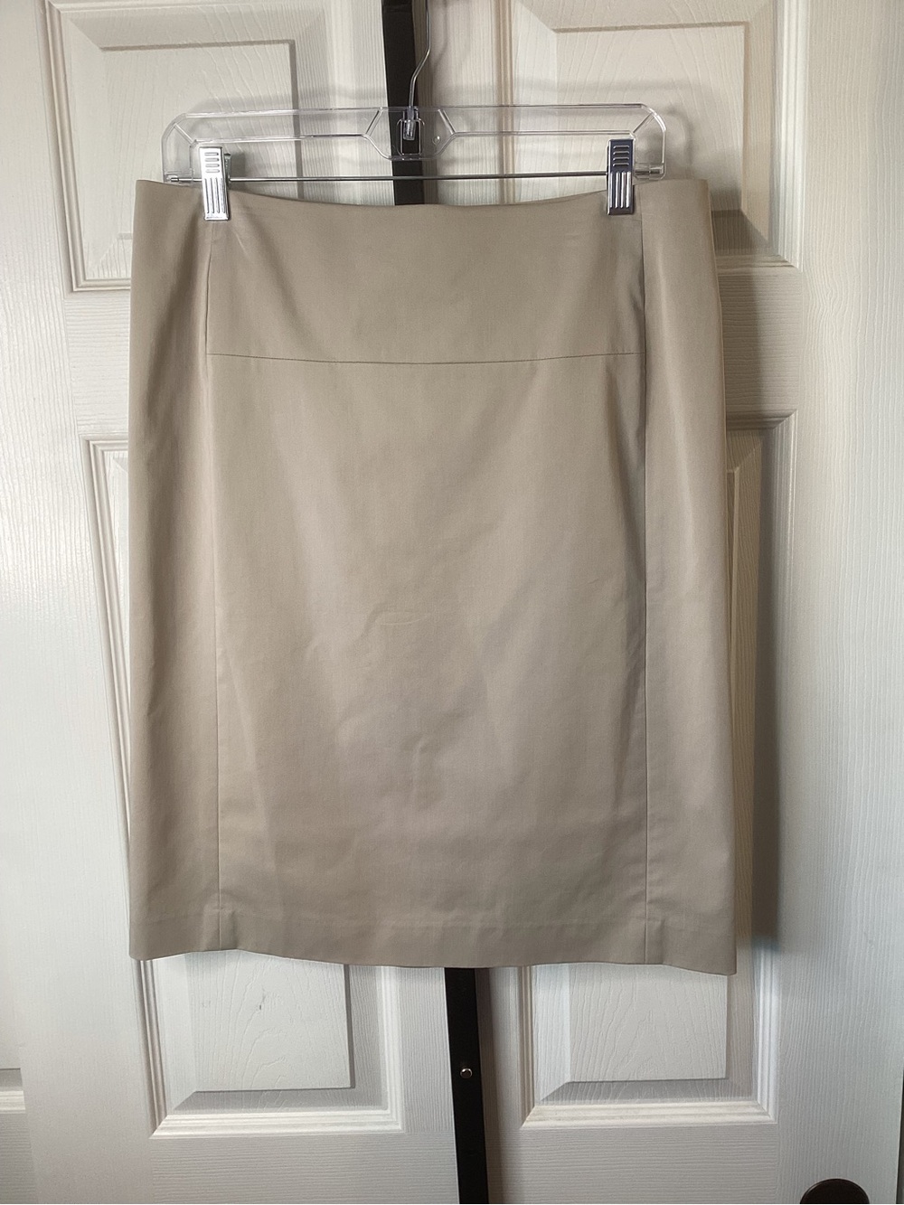 Ann Taylor Light Beige Pencil Skirt, size 8